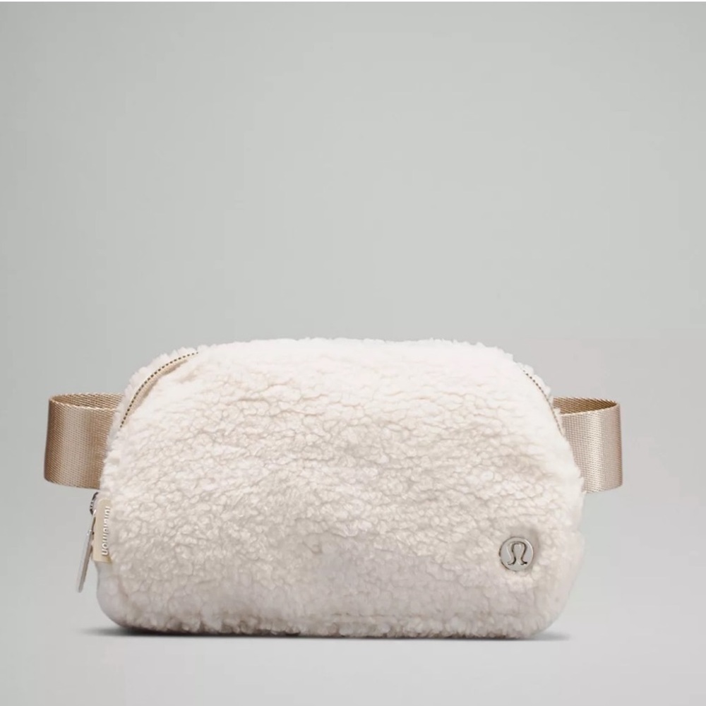 NWT lululemon sherpa belt bag - Picture 2 of 7